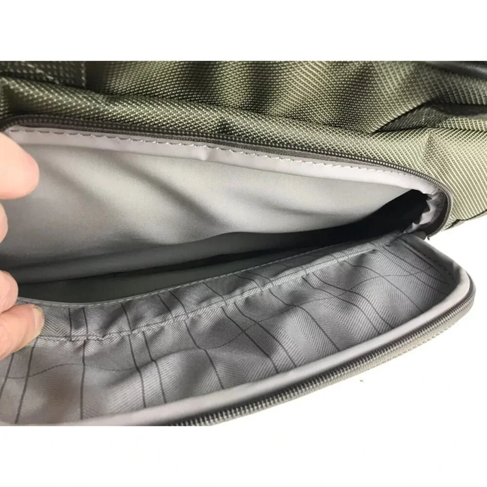 Delsey‎ Unisex Adults Green Outer Zip Pocket Double Top Handle Luggage Bag